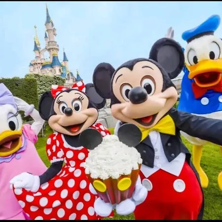 8mn Disneyland Paris 2-3 Bedroom, 2 Parking Apartment Montevrain
